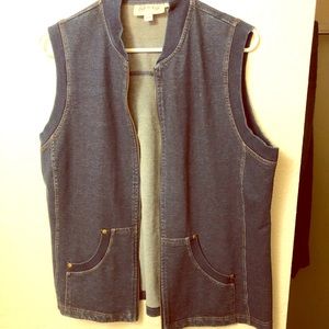 🌺🌺 Cafe Au Lait Denim Vest 🌺🌺